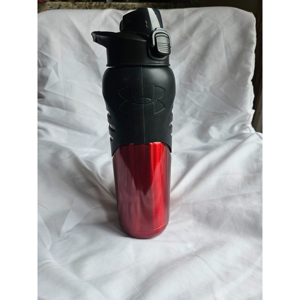 Under Armour UA Dominate 24 oz Insulated Stainless Steel Water Bottle
